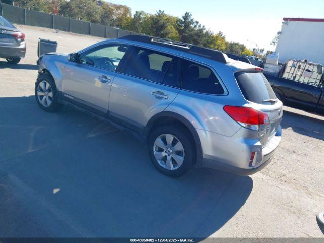 Subaru Outback 2.5i Limited Image 3