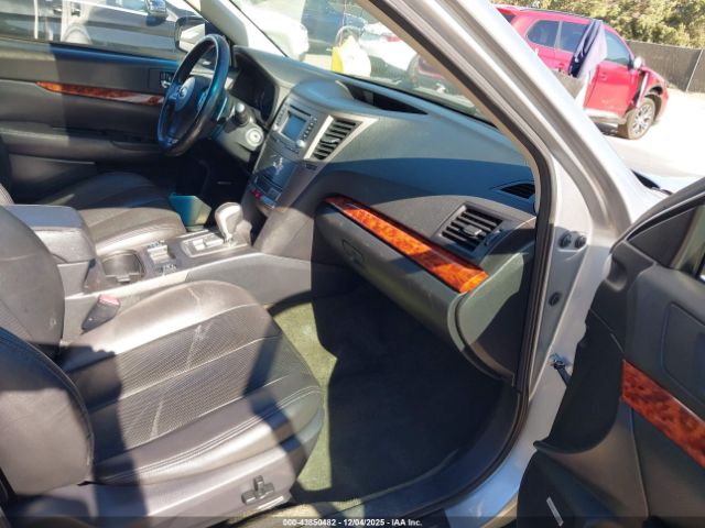 Subaru Outback 2.5i Limited Image 2