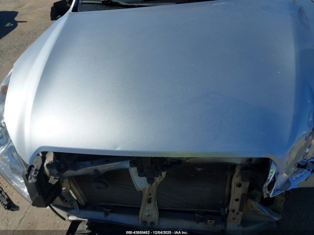 Subaru Outback 2.5i Limited Image 13