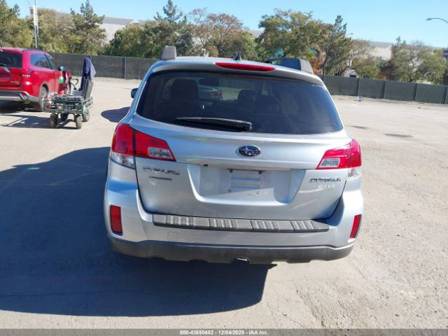 Subaru Outback 2.5i Limited Image 12