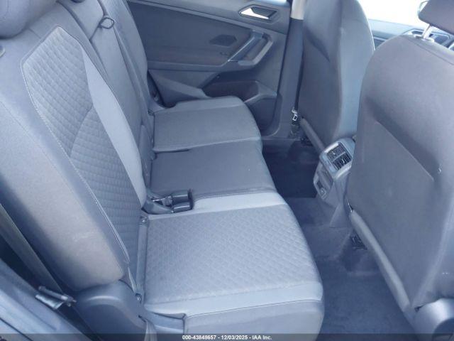 Volkswagen Tiguan 2.0t S Image 13