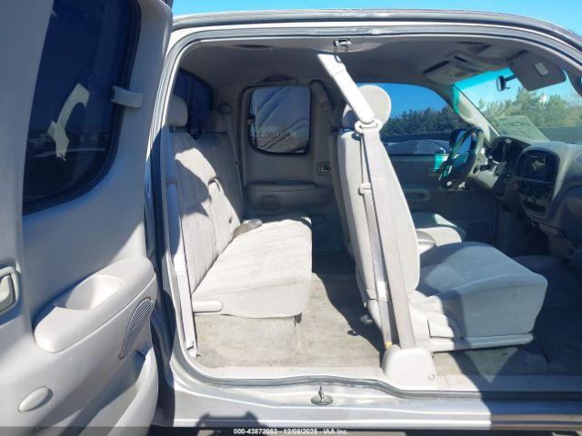 Toyota Tundra Sr5 V8 Image 11