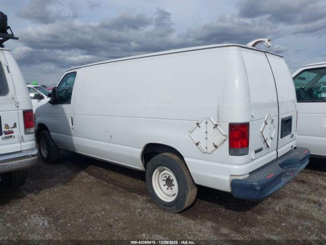 Ford E-150 Image 2