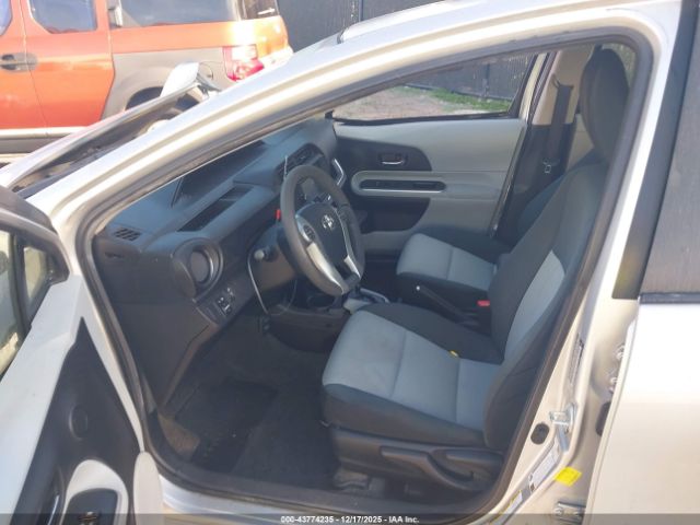 Toyota Prius c Three Image 14