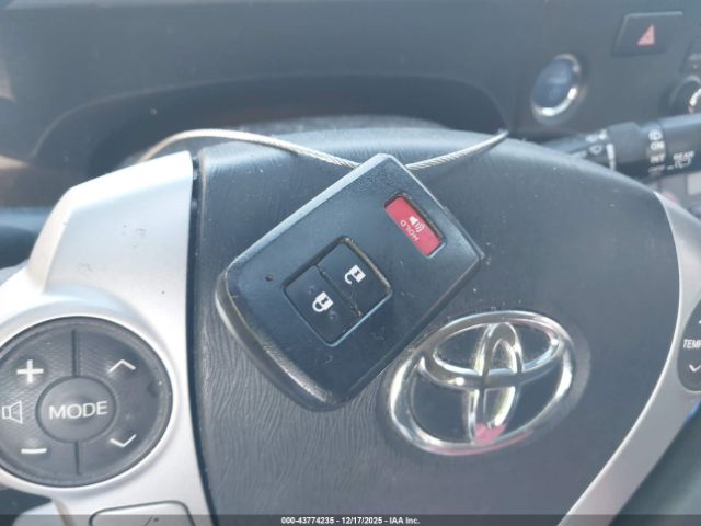 Toyota Prius c Three Image 13