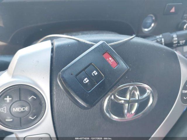 Toyota Prius c Three Image 13