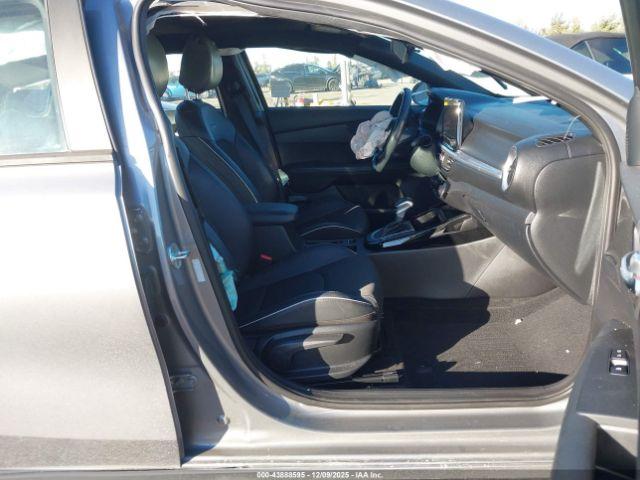 Kia Forte Gt-line Image 6