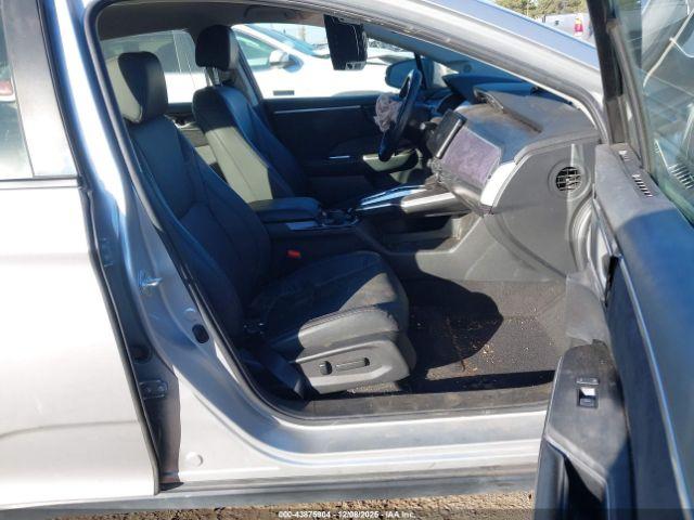 Honda Clarity Plug-In Hybrid Touring Image 4