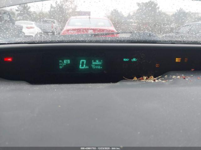 Toyota Prius Image 8