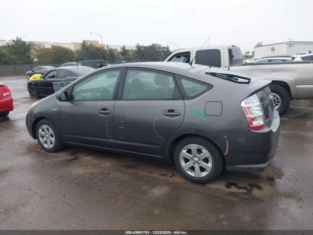 Toyota Prius Image 11