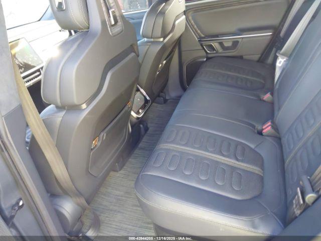 Rivian R1T Adventure Image 14