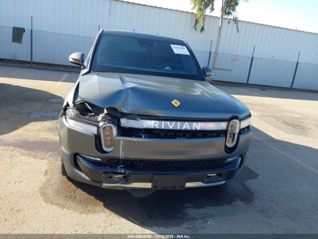 Rivian R1T Adventure Image 18