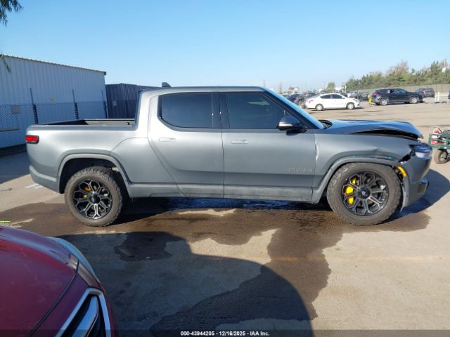 Rivian R1T Adventure Image 12