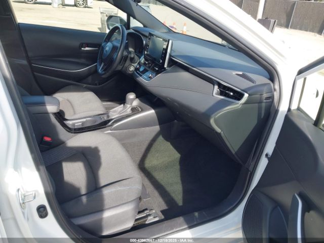 Toyota Corolla Se Image 6