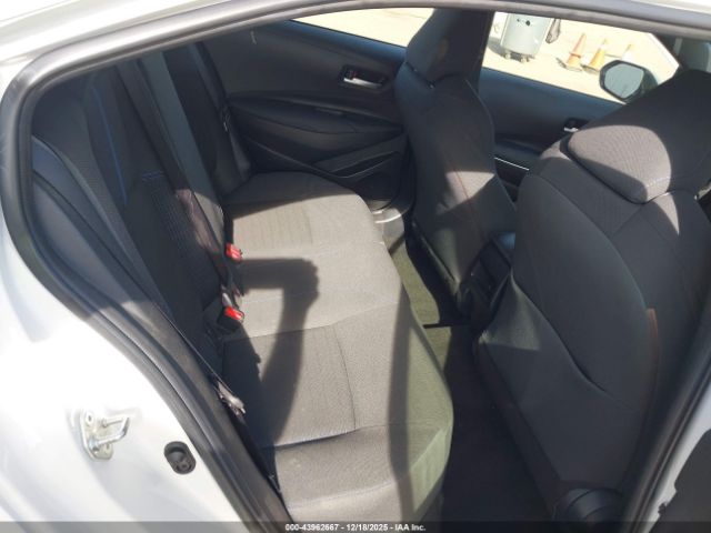 Toyota Corolla Se Image 15