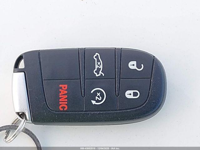 Dodge Challenger Sxt Image 16