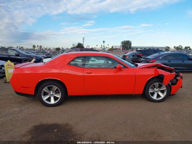 Dodge Challenger Sxt Image 10
