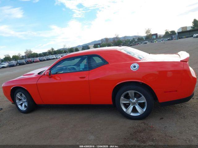Dodge Challenger Sxt Image 13