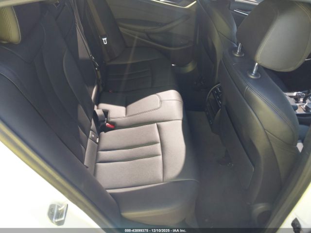 BMW 5 Series Image 10