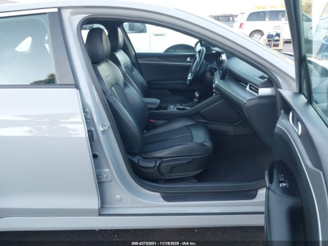 Kia K5 Gt-line Image 2