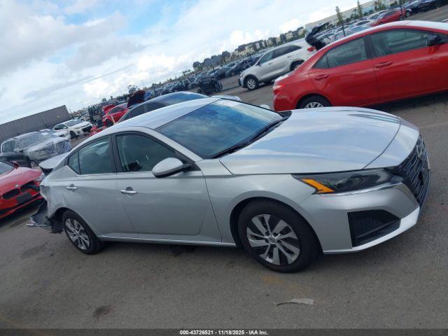 Nissan Altima S Fwd Image 10