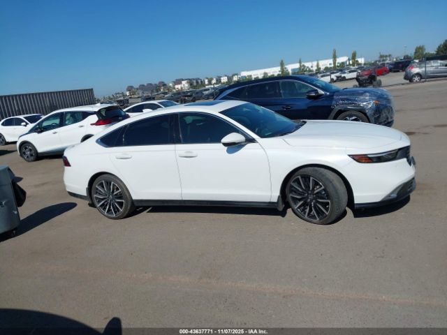 Honda Accord Touring Image 2