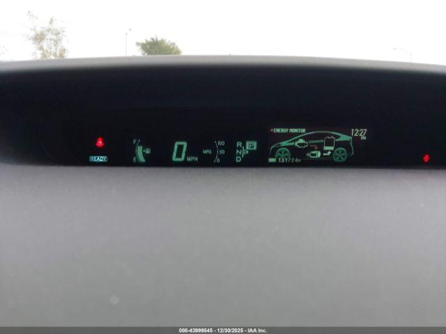 Toyota Prius Two Image 13