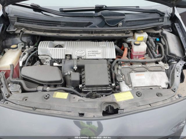 Toyota Prius Two Image 15