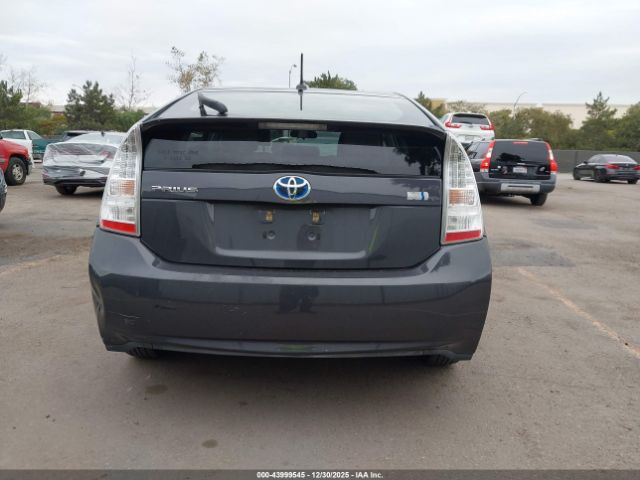 Toyota Prius Two Image 4