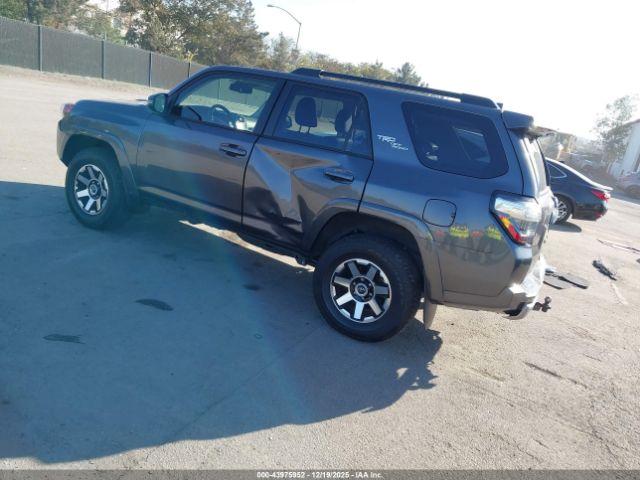 Toyota 4Runner Trd Off Road Premium Image 11