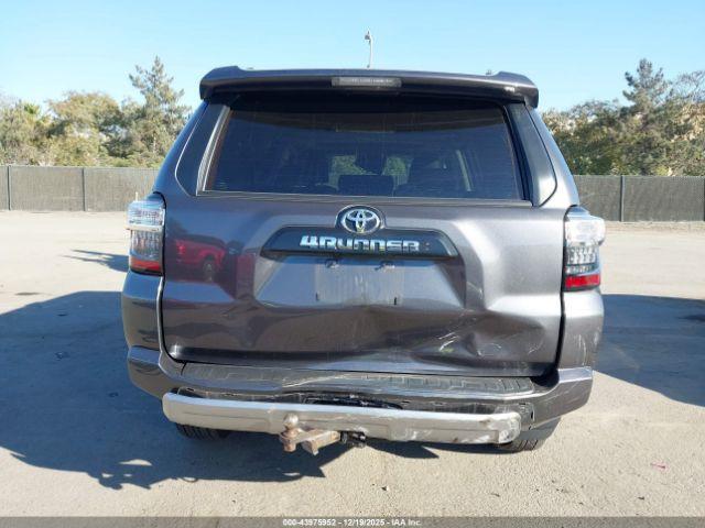 Toyota 4Runner Trd Off Road Premium Image 2