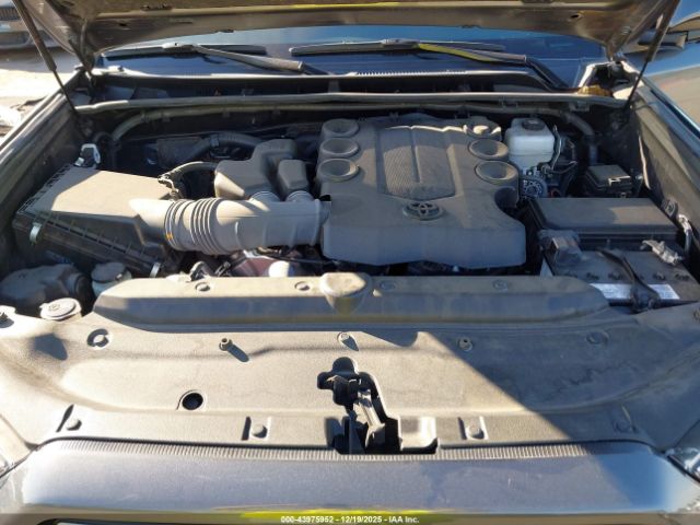 Toyota 4Runner Trd Off Road Premium Image 12