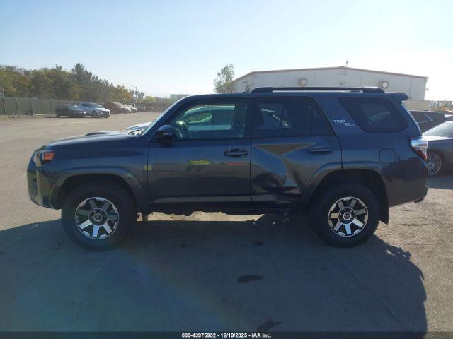 Toyota 4Runner Trd Off Road Premium Image 16