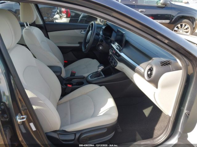 Kia Forte Lxs Image 5