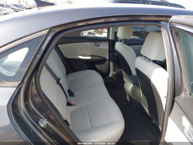 Kia Forte Lxs Image 13