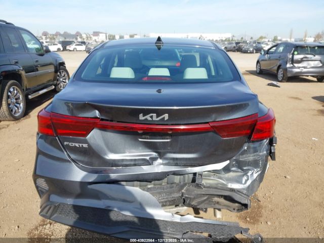 Kia Forte Lxs Image 16