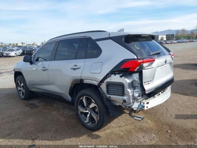 Toyota RAV4 Se Image 3