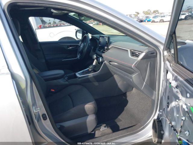 Toyota RAV4 Se Image 5