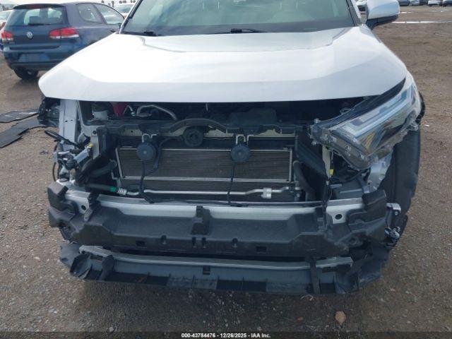 Toyota RAV4 Se Image 14