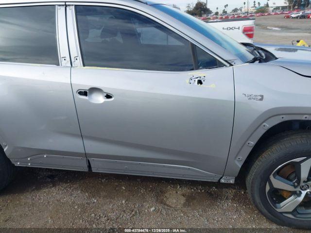 Toyota RAV4 Se Image 16