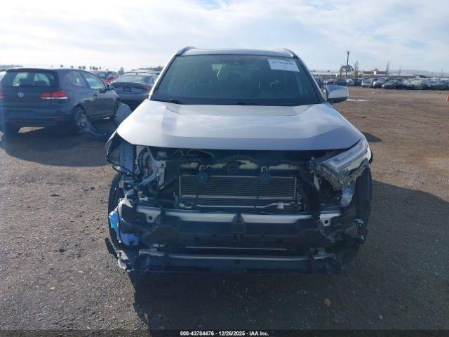 Toyota RAV4 Se Image 18