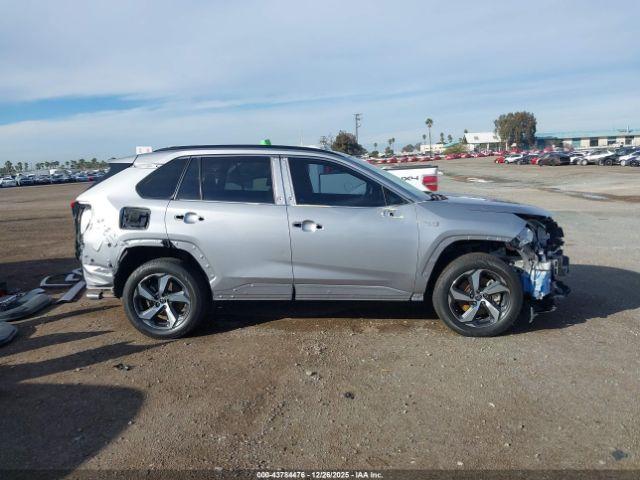 Toyota RAV4 Se Image 19