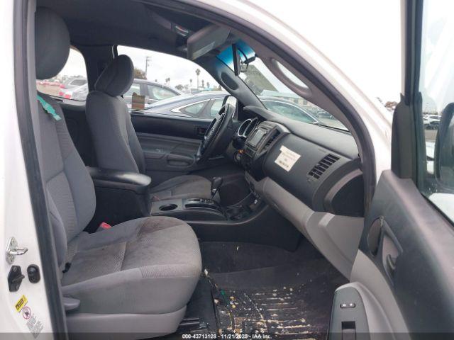 Toyota Tacoma Image 10