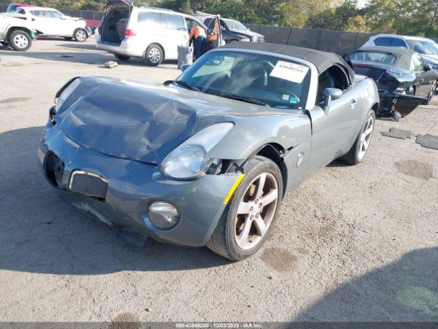 Pontiac Solstice Image 8