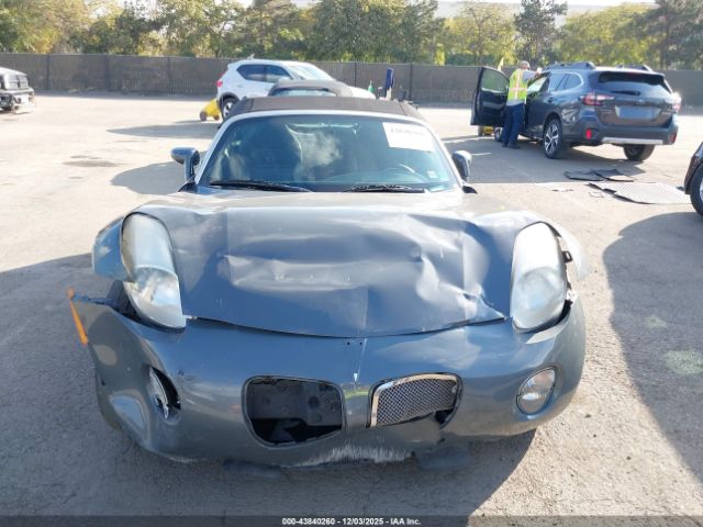 Pontiac Solstice Image 16
