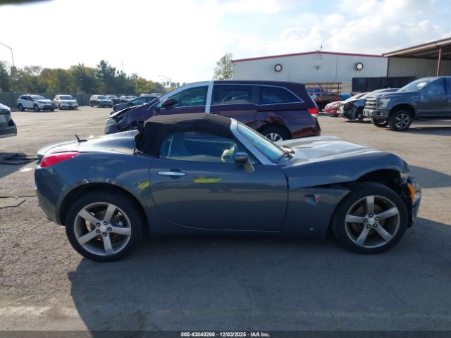 Pontiac Solstice Image 13