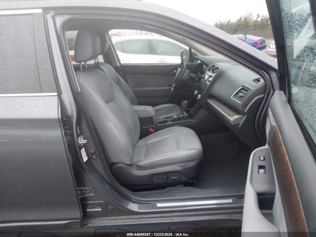 Subaru Outback 2.5i Limited Image 16