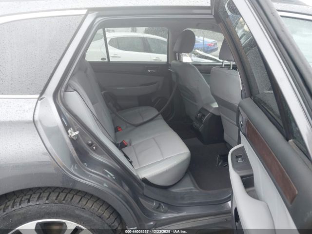 Subaru Outback 2.5i Limited Image 11