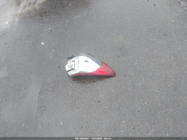 Subaru Outback 2.5i Limited Image 7