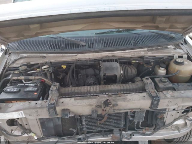 Ford E-150 Image 7
